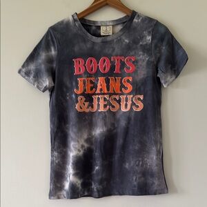 NWT Daisy‎ Rae Tie-Dye Graphic T-Shirt Boots Jeans & Jesus T-Shirt Size Small